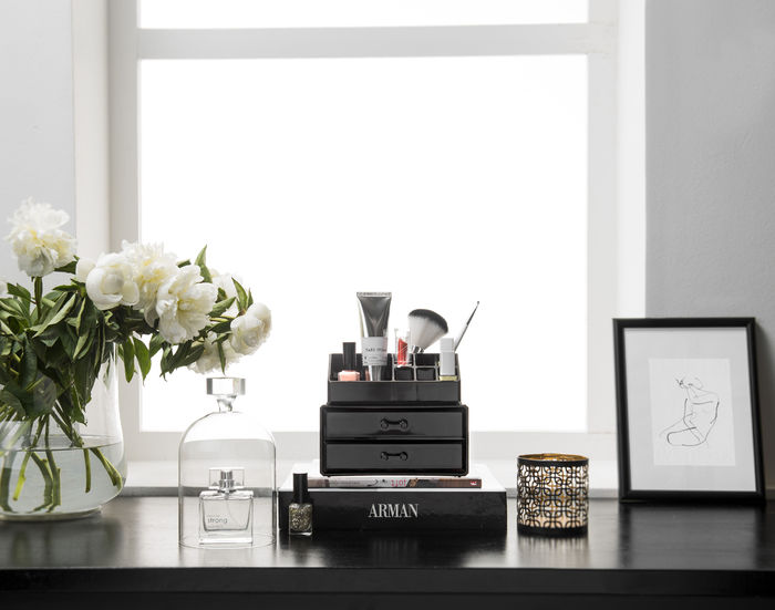 Portatrucchi con Blocco 2 cassetti e organizer superiore - Nero 8 Compactor