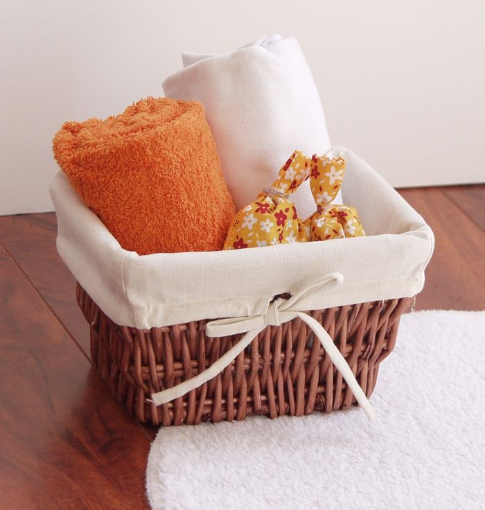 Cestino Rettangolare in Vimini con Interno in Tessuto Ecrù - 23 X 18 X H 14 CM  1 Compactor