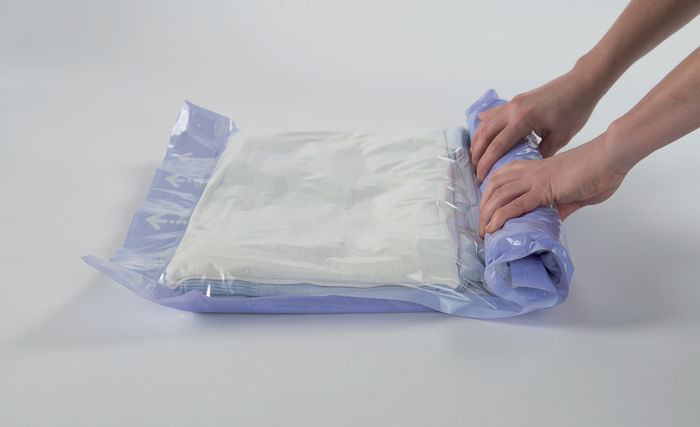 Set di 4 sacchetti da viaggio salvaspazio sottovuoto Roll-Up M 4 Compactor