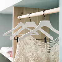 Gruccia classica in legno bianco