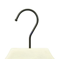 Gruccia in legno sbiancato con pinze