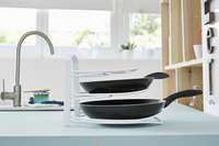 Supporto per padelle in filo metallico bianco