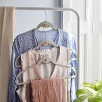 Set 4 grucce appendiabiti con barra in "velluto" beige